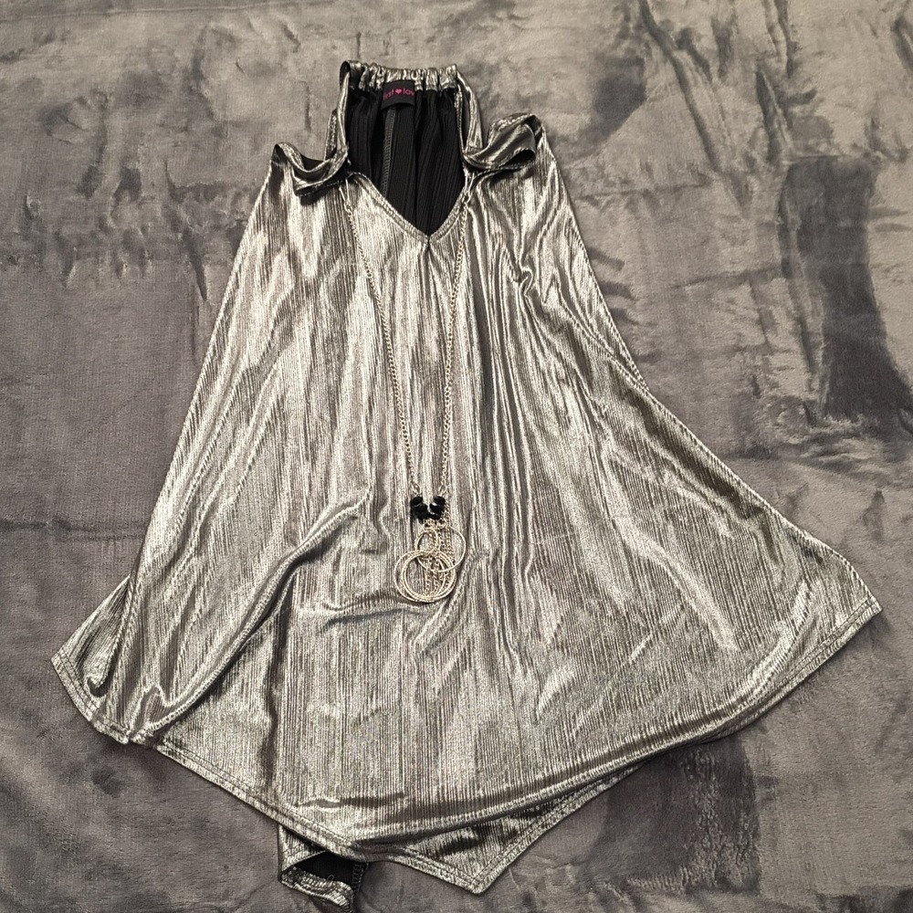 First Love Blouse Top Womens Medium Metallic Silver Necklace Stretch Sleeveless
